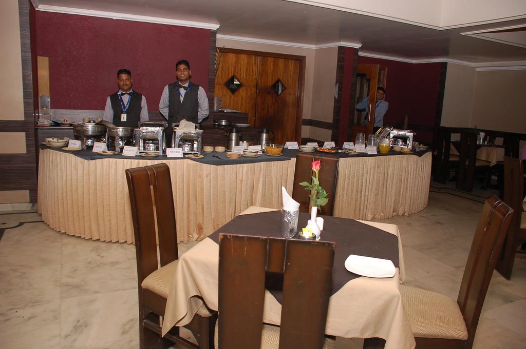 Hotel Royale Midtown Bhubaneswar Exterior foto